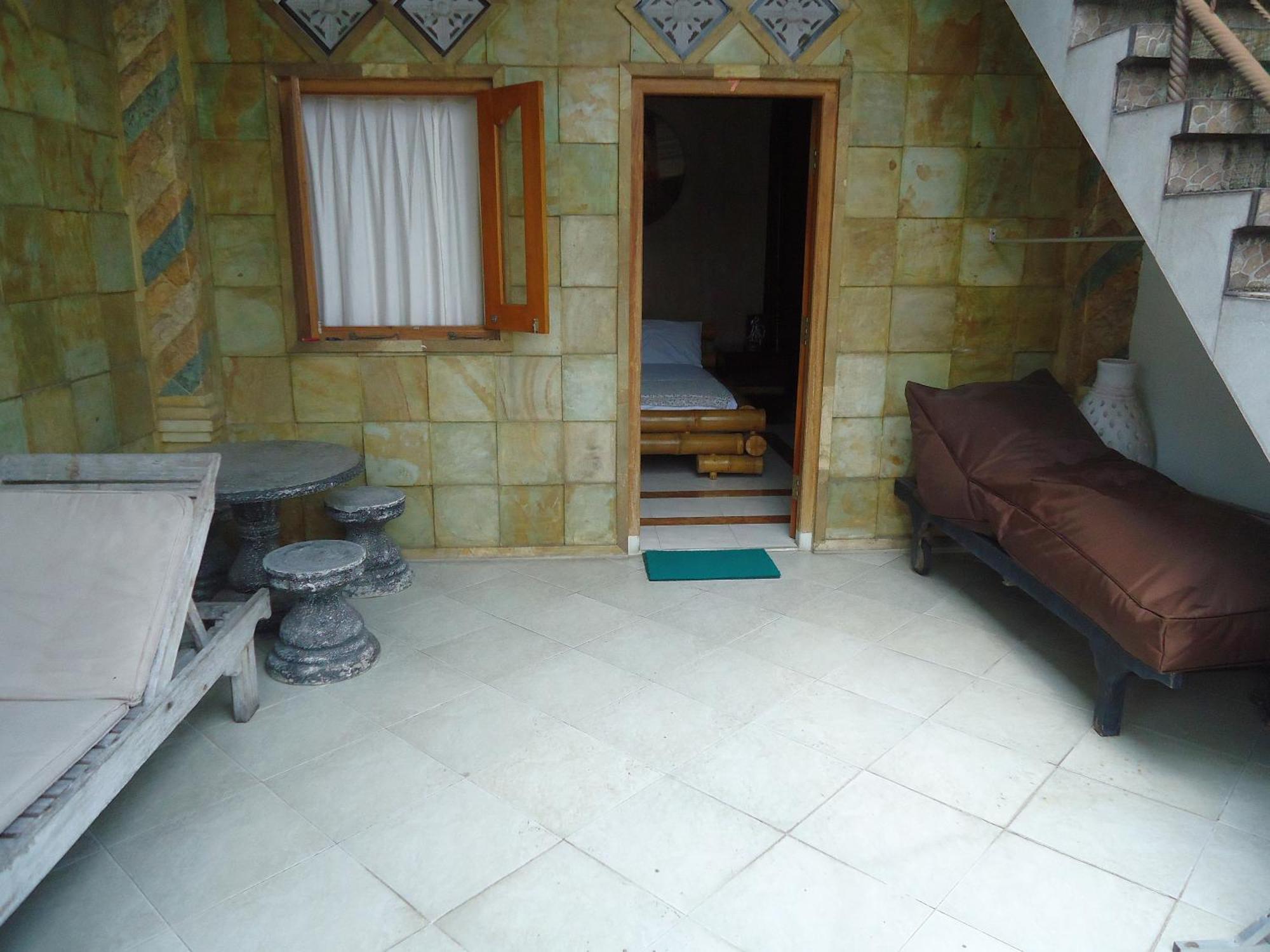 The Reinhold Guesthouse Bali Kerobokan  Exterior photo