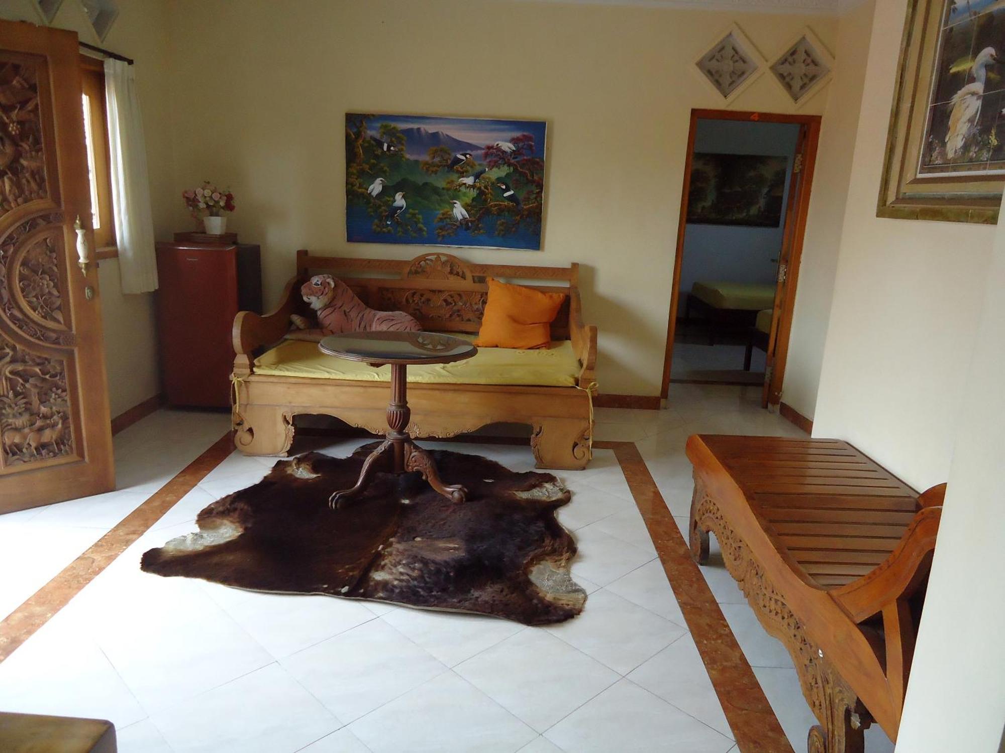 The Reinhold Guesthouse Bali Kerobokan  Exterior photo