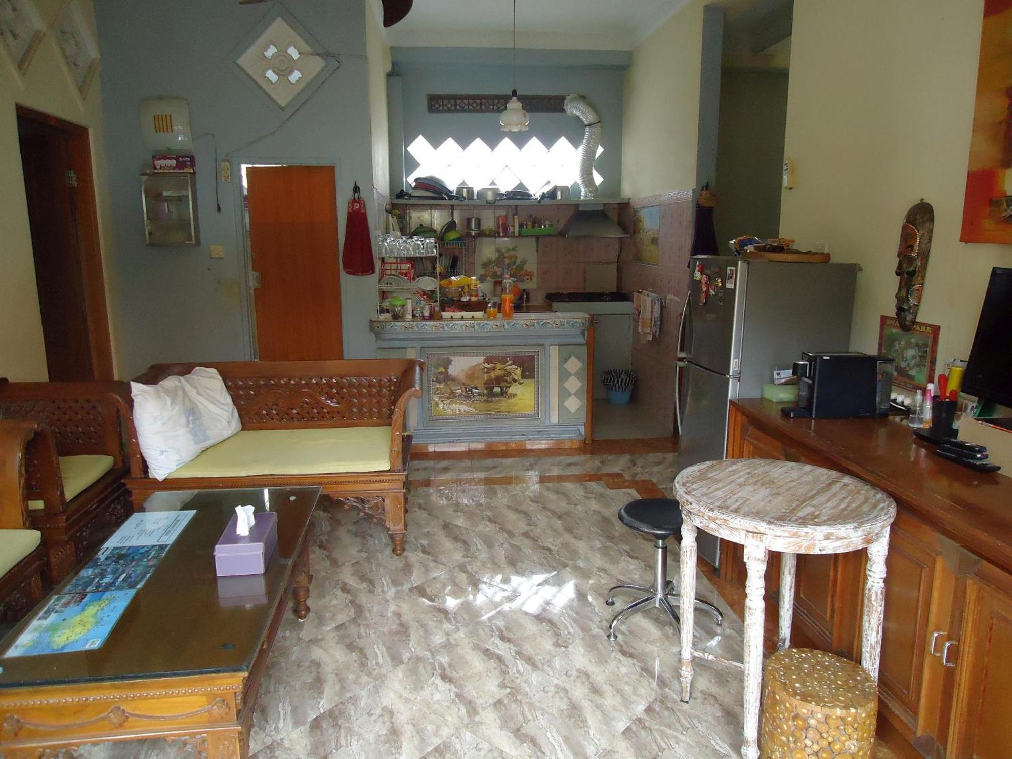 The Reinhold Guesthouse Bali Kerobokan  Exterior photo