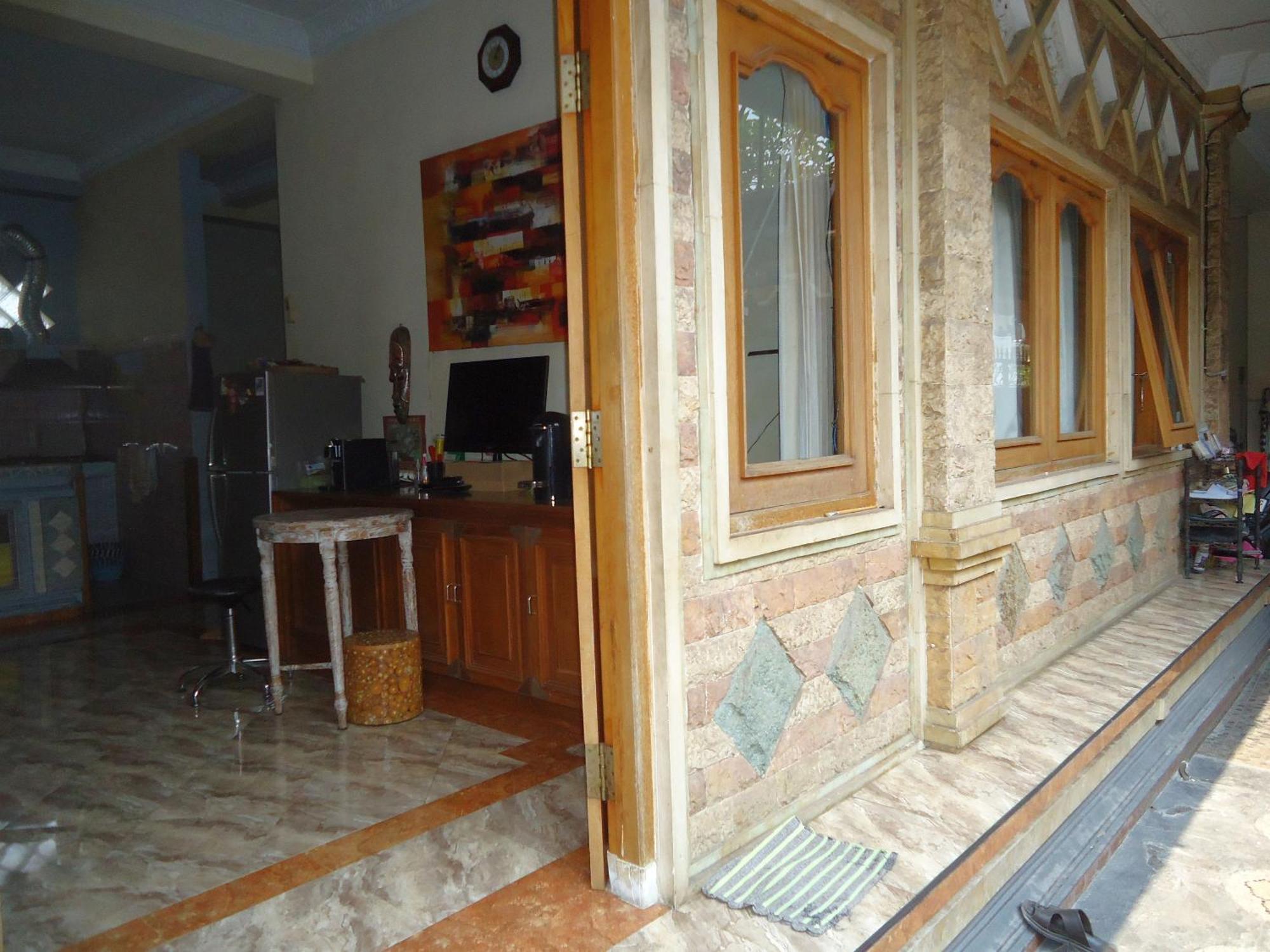 The Reinhold Guesthouse Bali Kerobokan  Exterior photo